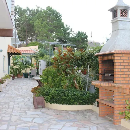 Apartment Apartment, With Full Kitchen, Bedroom With Double Bed And Bathroom, Nazaré